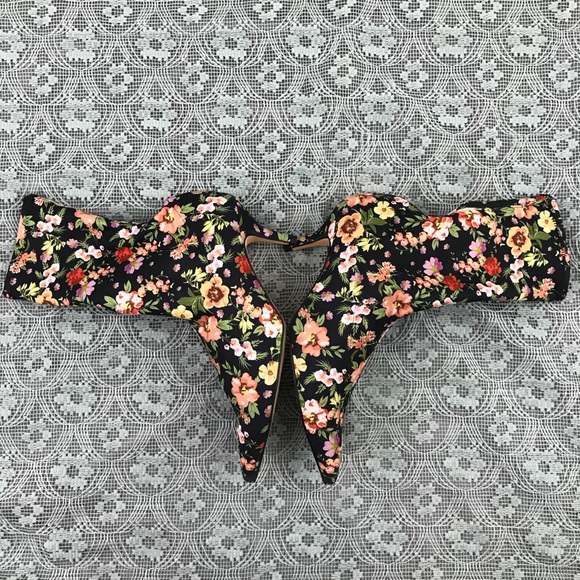 Zara Floral Ankle Sock Boots with Heel - Picture 7 of 7